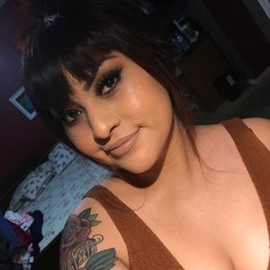 Meet your Posher, Angie